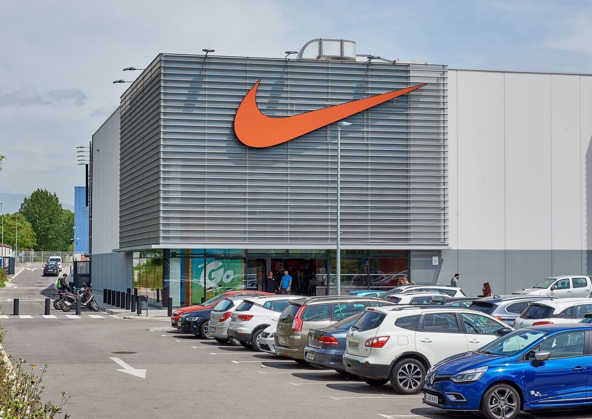 NIKE FACTORY STORE INDUS